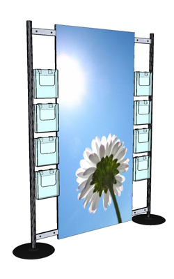 Mainosteline painetulla kuvalla ja esitetelineill&auml;